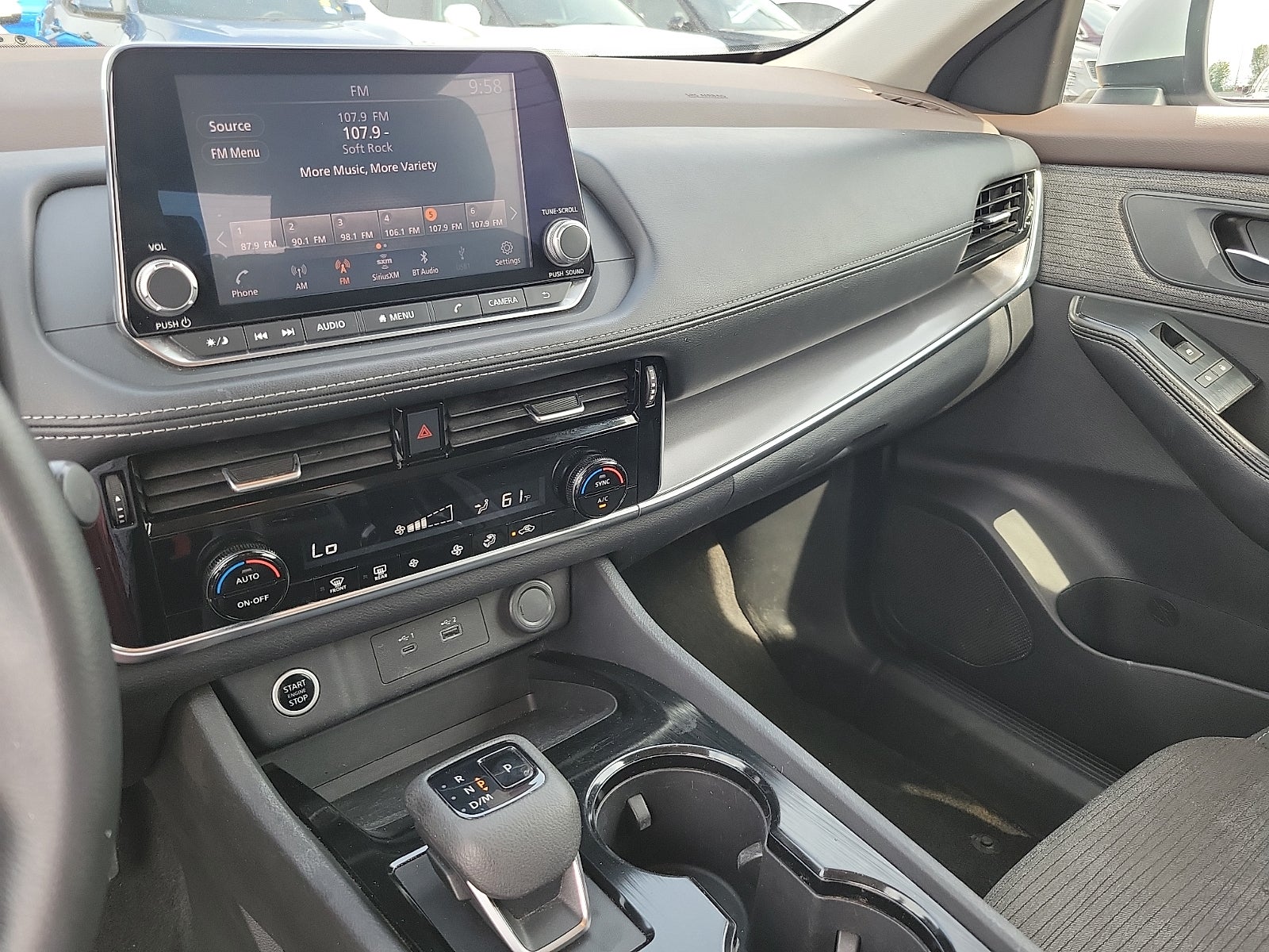 2021 Nissan Rogue SV FWD