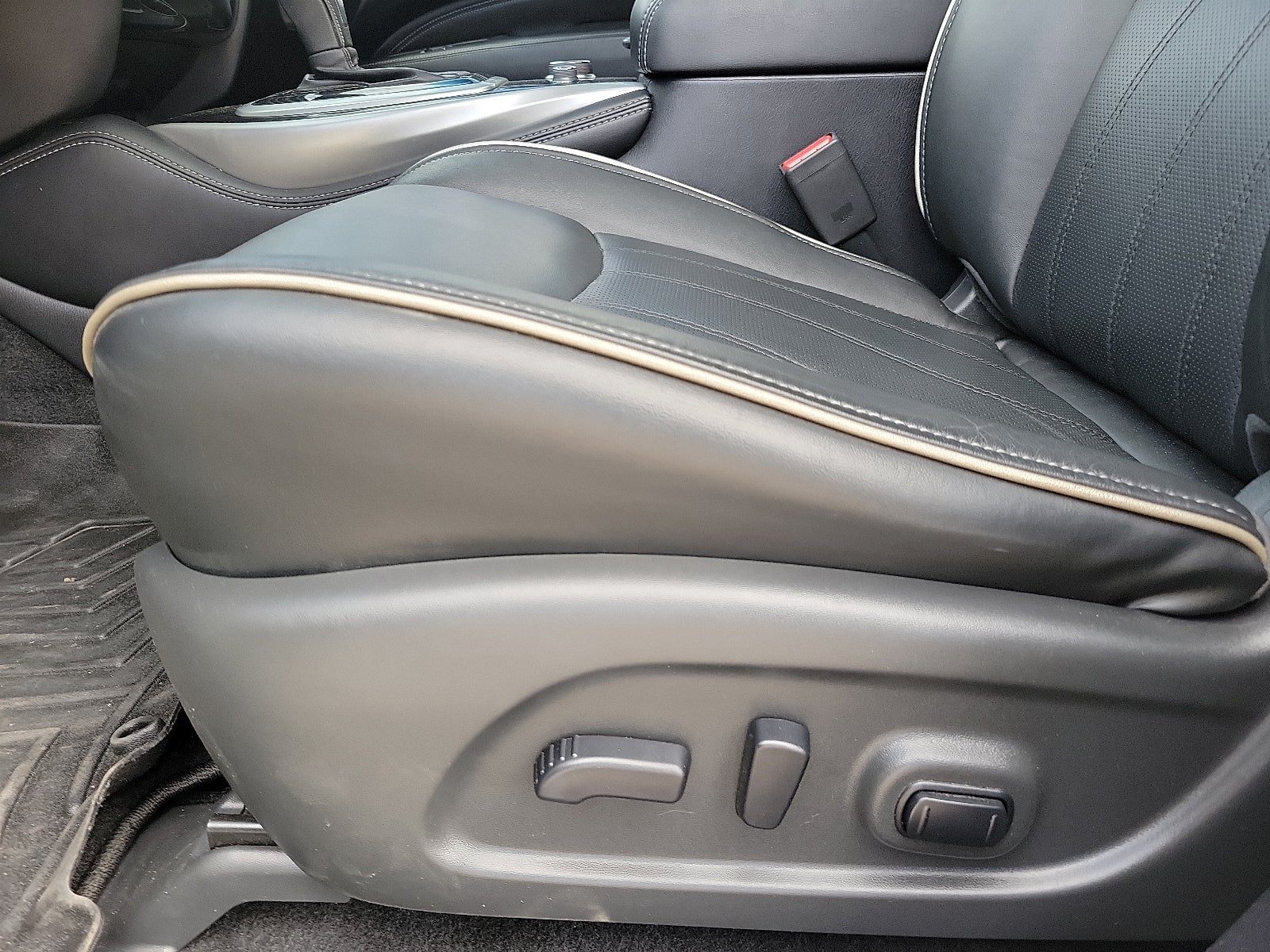 2020 INFINITI QX60 LUXE