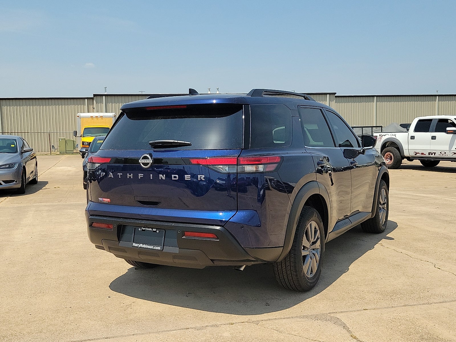 2026 Nissan Pathfinder SV
