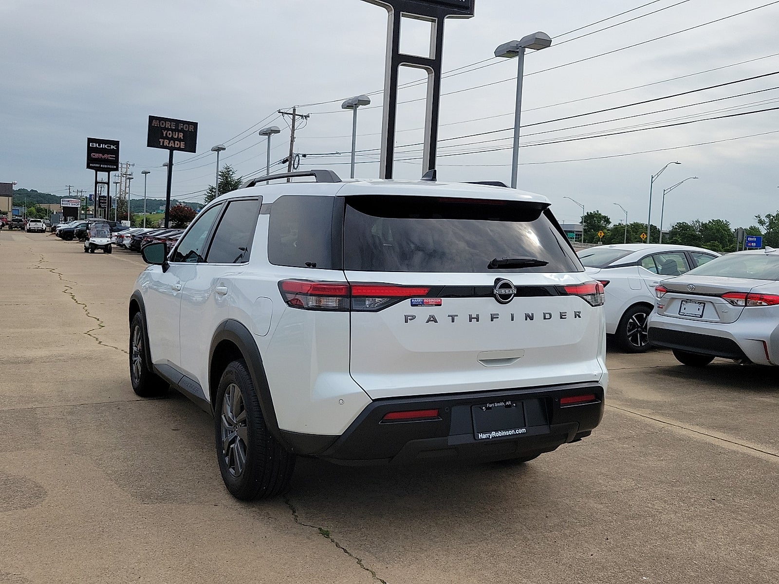 2026 Nissan Pathfinder SV
