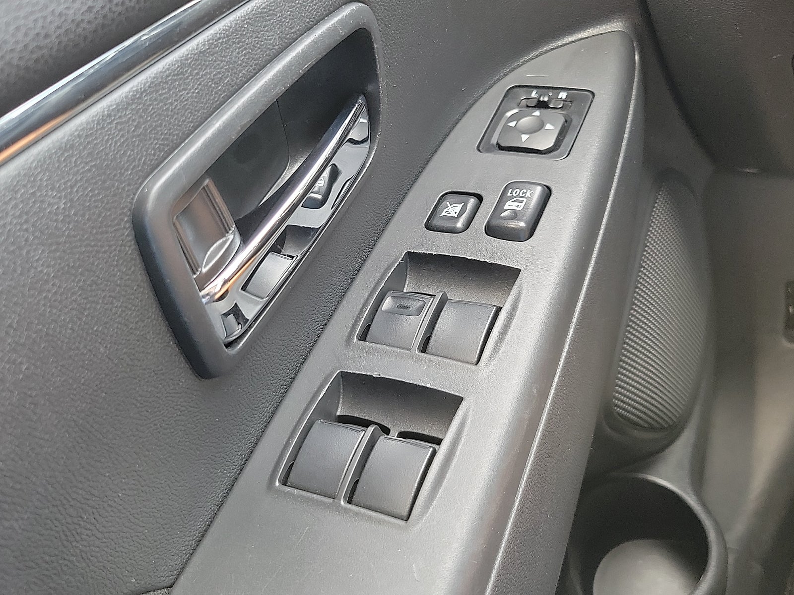 2025 Mitsubishi Outlander Sport S