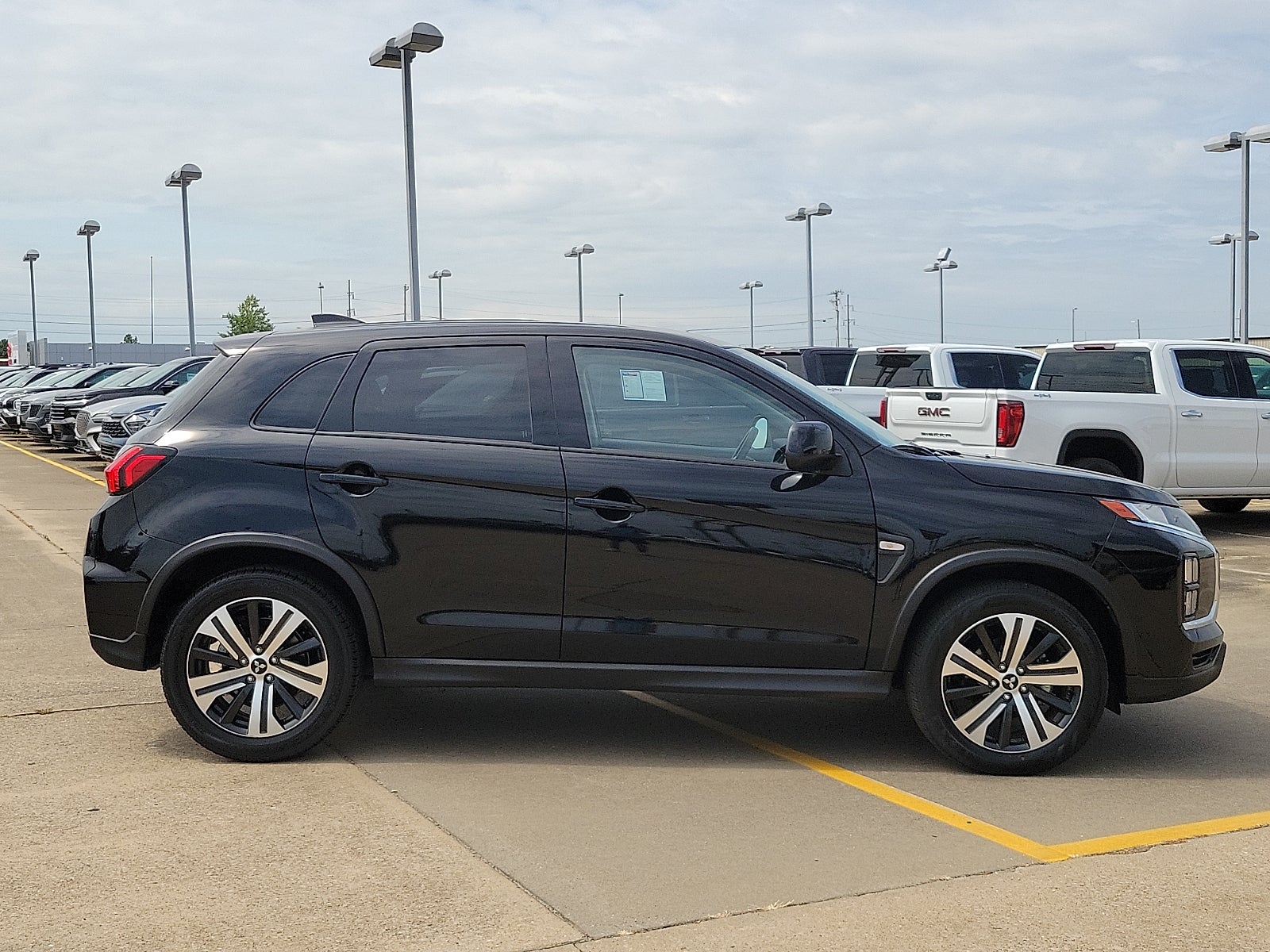 2025 Mitsubishi Outlander Sport S