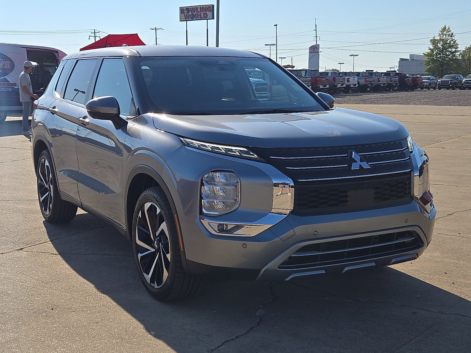 2024 Mitsubishi Outlander SE