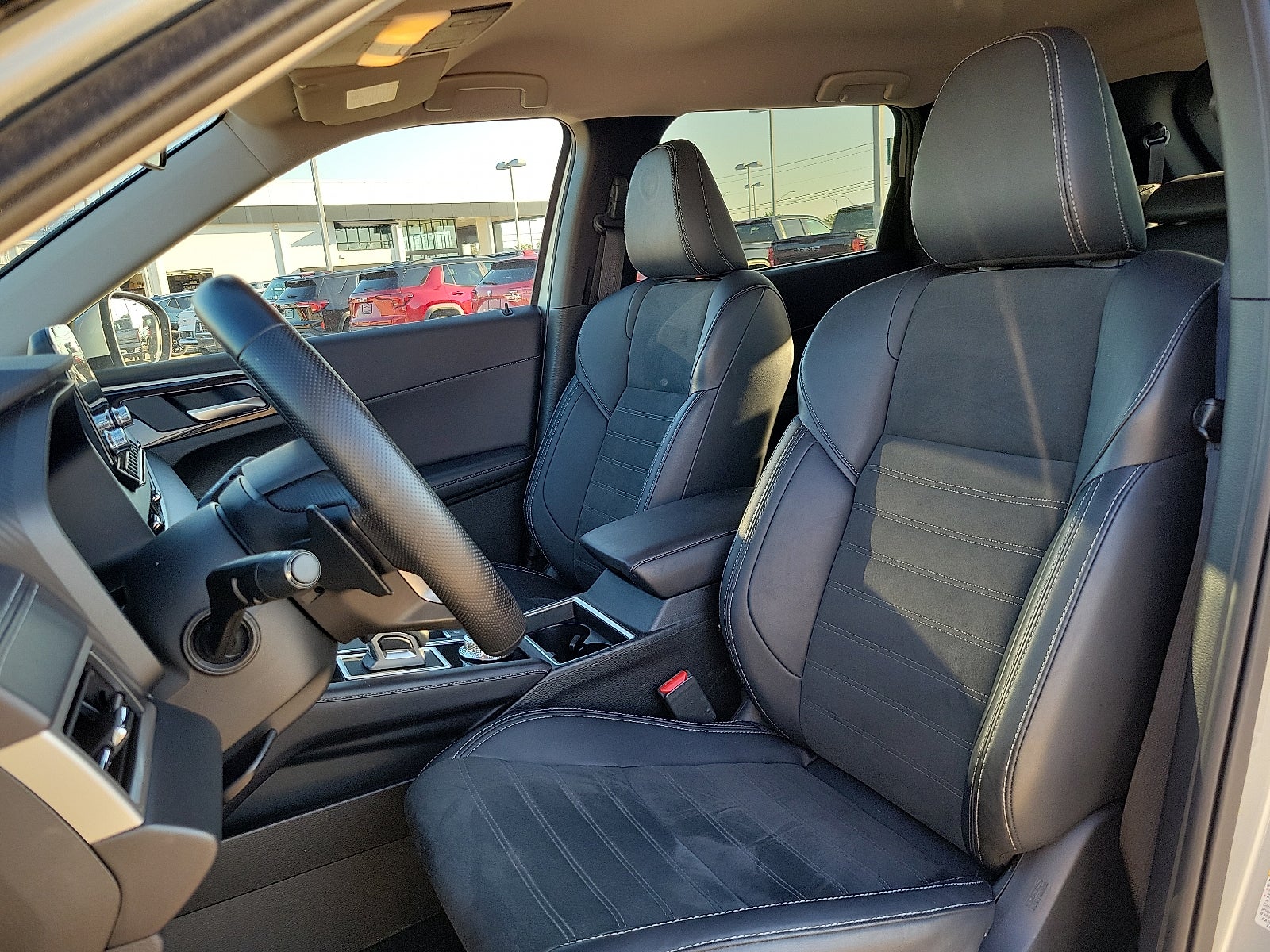 2024 Mitsubishi Outlander SE