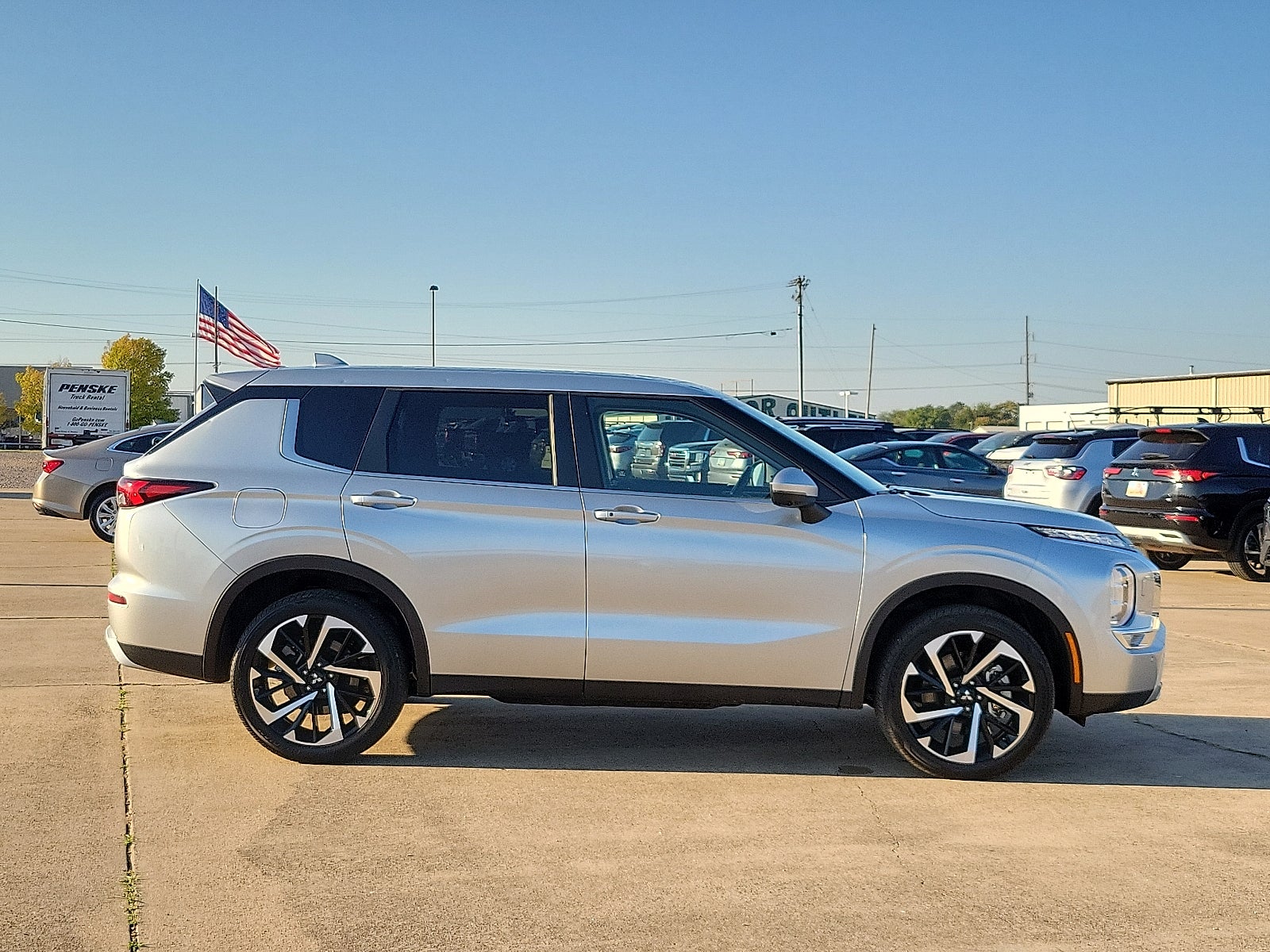 2024 Mitsubishi Outlander SE