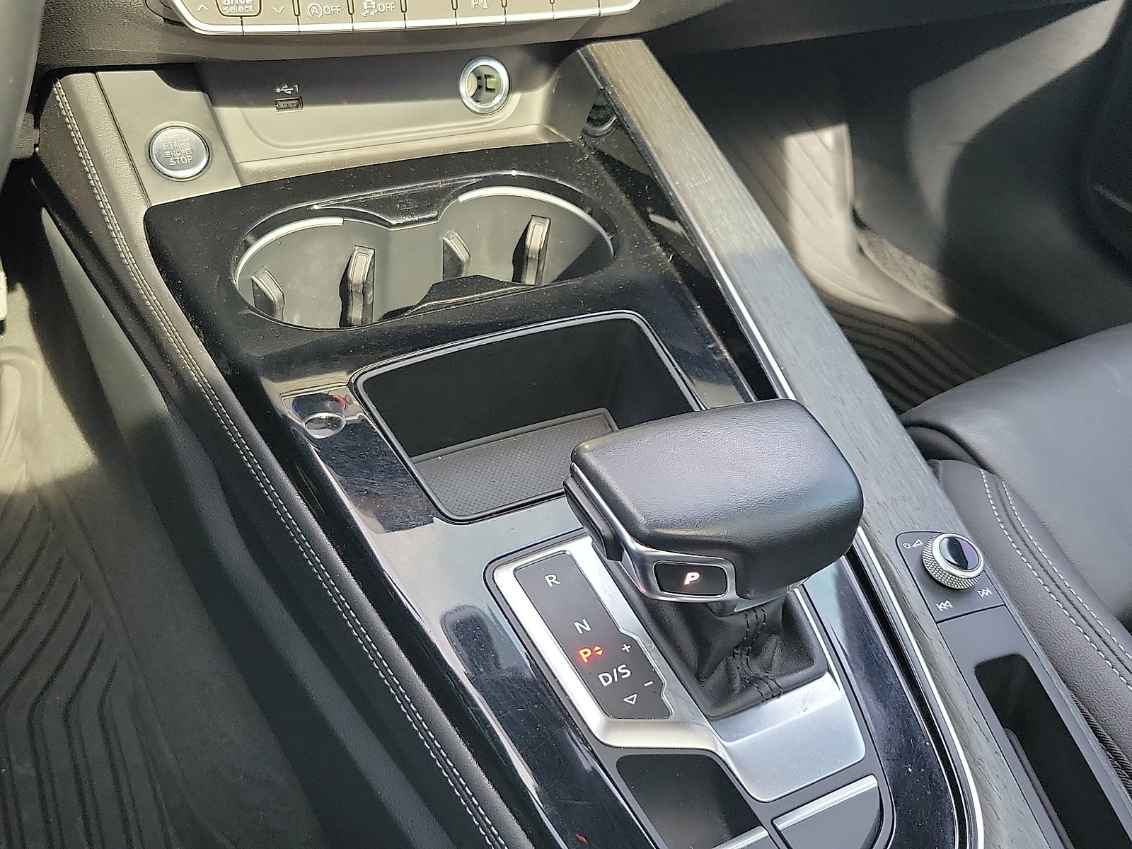 2023 Audi A4 Premium Plus 45 TFSI S line quattro S tronic